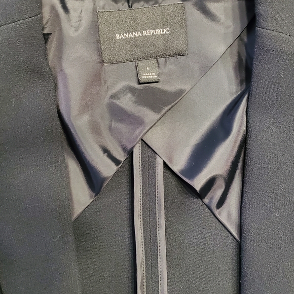 Banana Republic Black Blazer - Picture 3 of 5